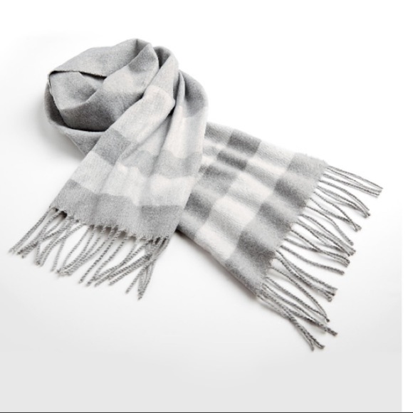 Express Gray Scarf NWT - Picture 3 of 8